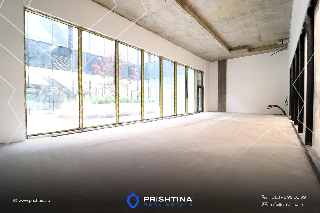 Lokal me qira 99m² në Dukagjini Center