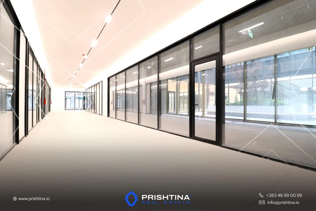 Lokal me qira 99m² në Dukagjini Center