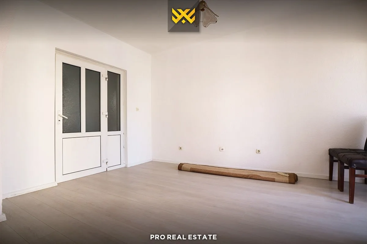 Shtëpi 891m² për #SHITJE në Lagjen Vreshta.