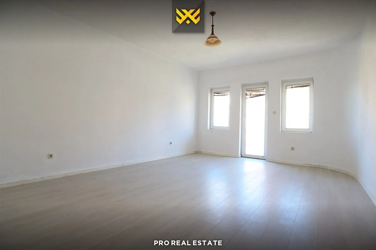 Shtëpi 891m² për #SHITJE në Lagjen Vreshta.