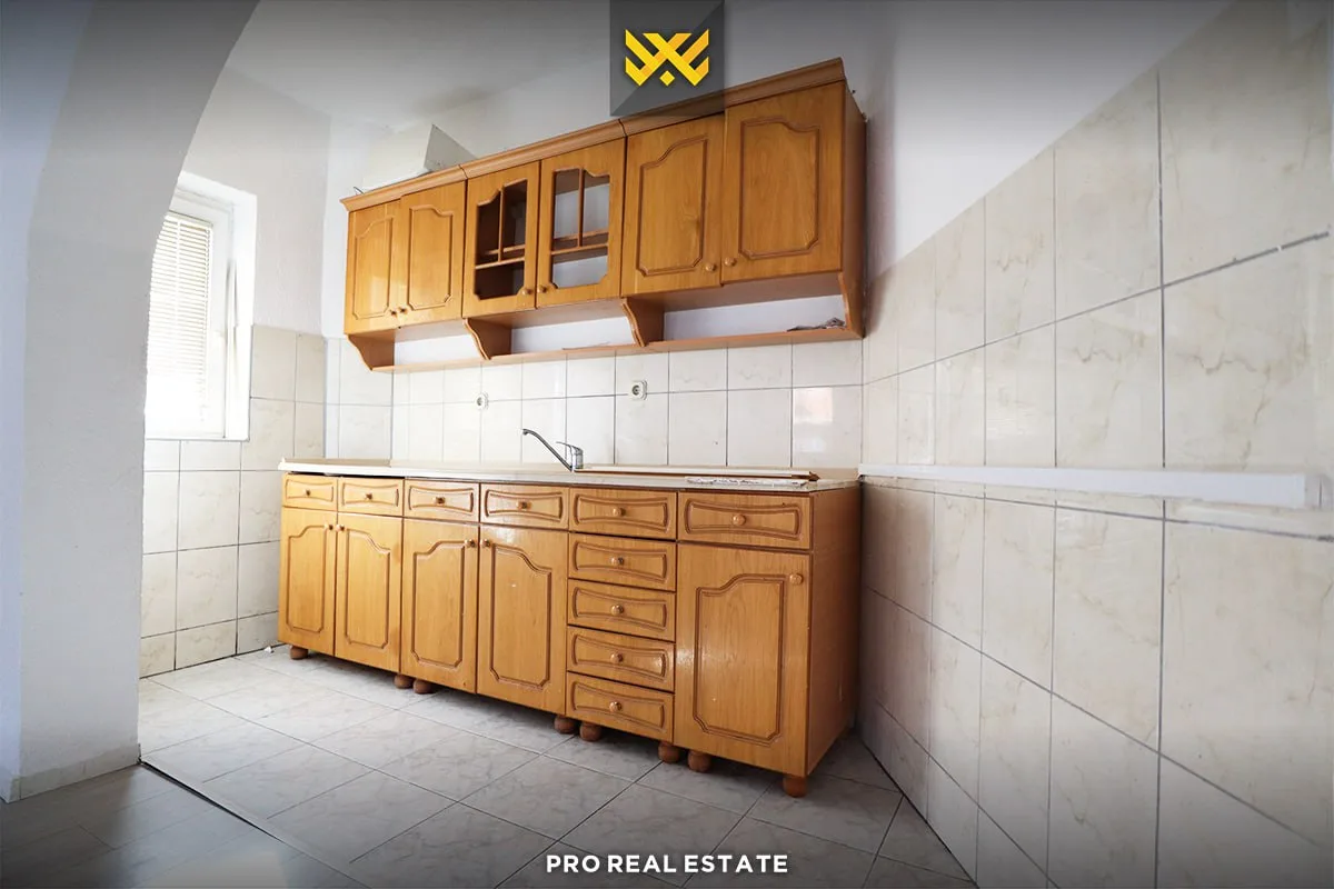 Shtëpi 891m² për #SHITJE në Lagjen Vreshta.