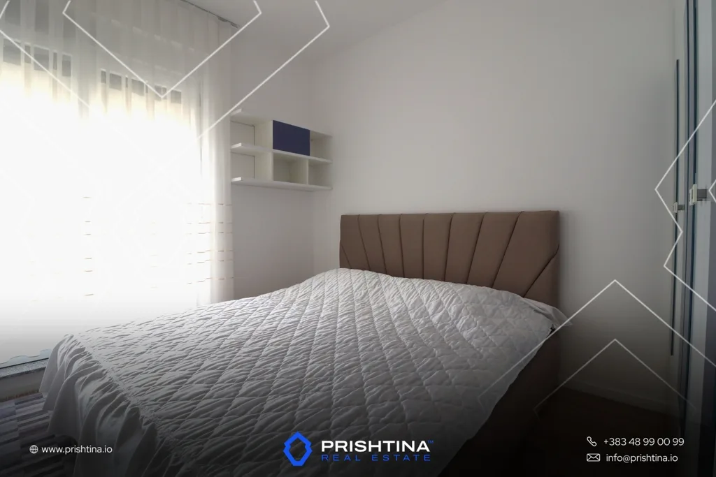 Banesë me qira 90m² në Rrugën C
