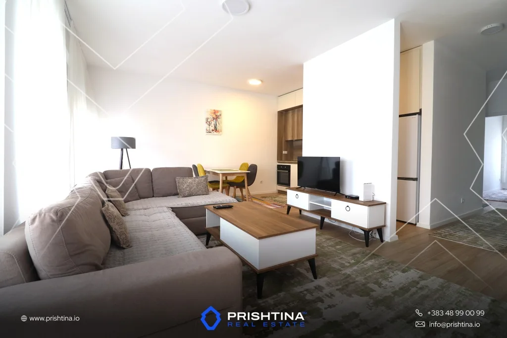 Banesë me qira 90m² në Rrugën C