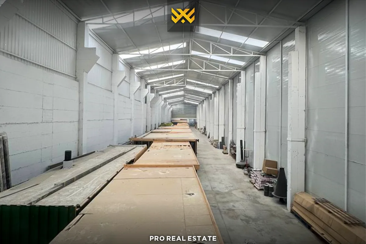 Depo - Zyrë 1080m² + 250m² me #QIRA në Preoc.