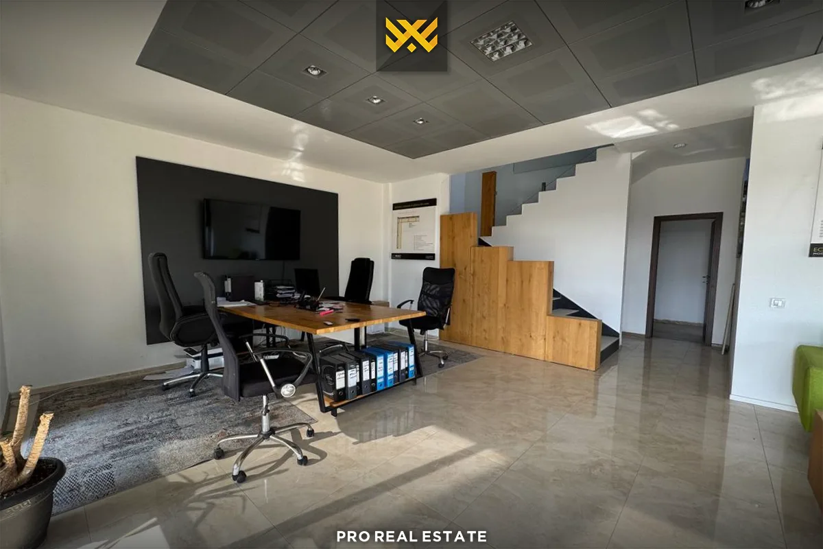 Depo - Zyrë 1080m² + 250m² me #QIRA në Preoc.