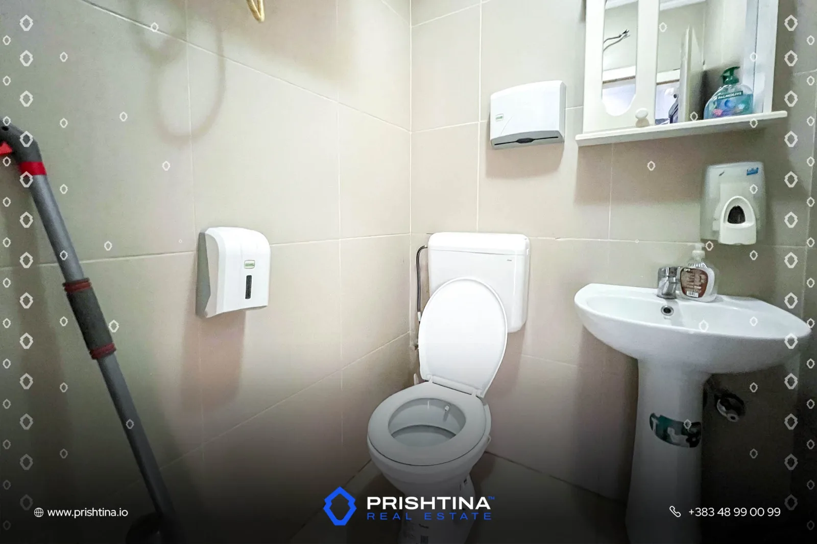 Zyrë me qira 64m² në Ulpianë