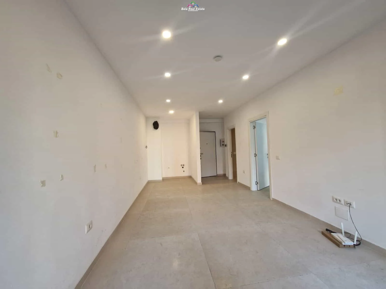 Zyre Me Qera 1+1 Tek Kompleksi Zirkon ( ID BZ2912) Tirane
