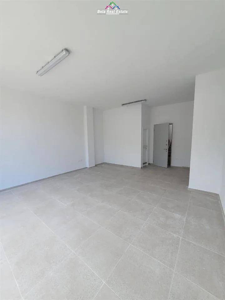 Ambjent Biznesi Per Shitje Ne Kombinat (ID BSHB119) Tirane