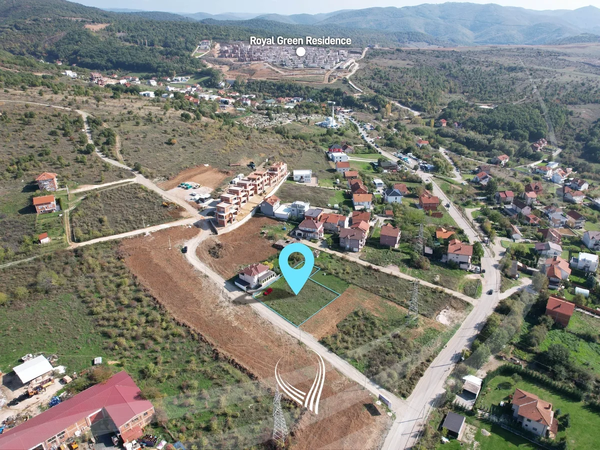 Tokë 10 ari në shitje në Matiçan