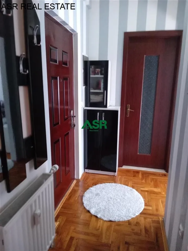 Shitet  banesa në lagjën Emshir