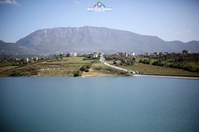 Shitet Toke Are Ne Farke (ID BT73) Tirane.
