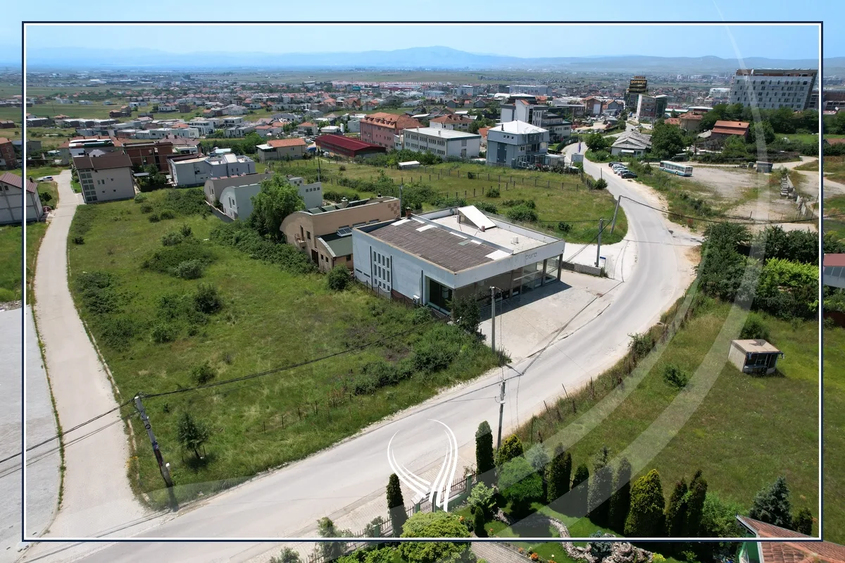 Objekt 601.35m2 në shitje në Veternik