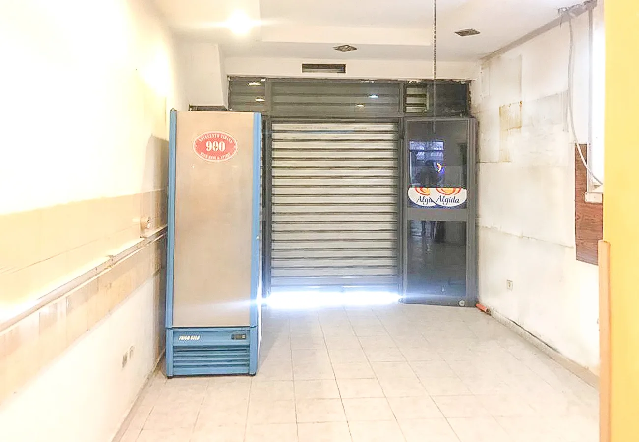 Shitet ambient biznesi, në rrugën pjetër bogdani, tiranë