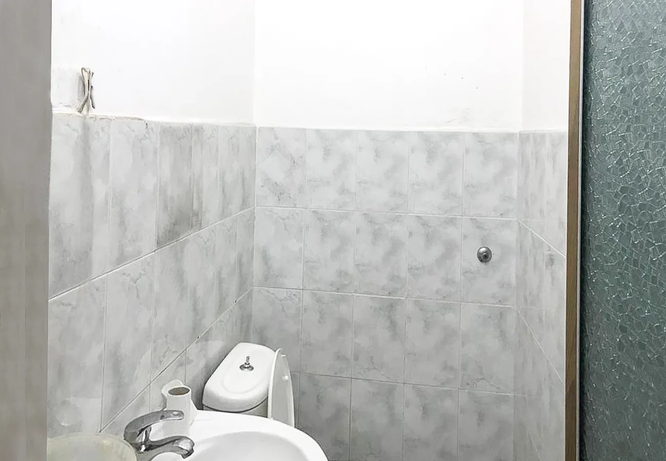 Shitet ambient biznesi, në rrugën pjetër bogdani, tiranë