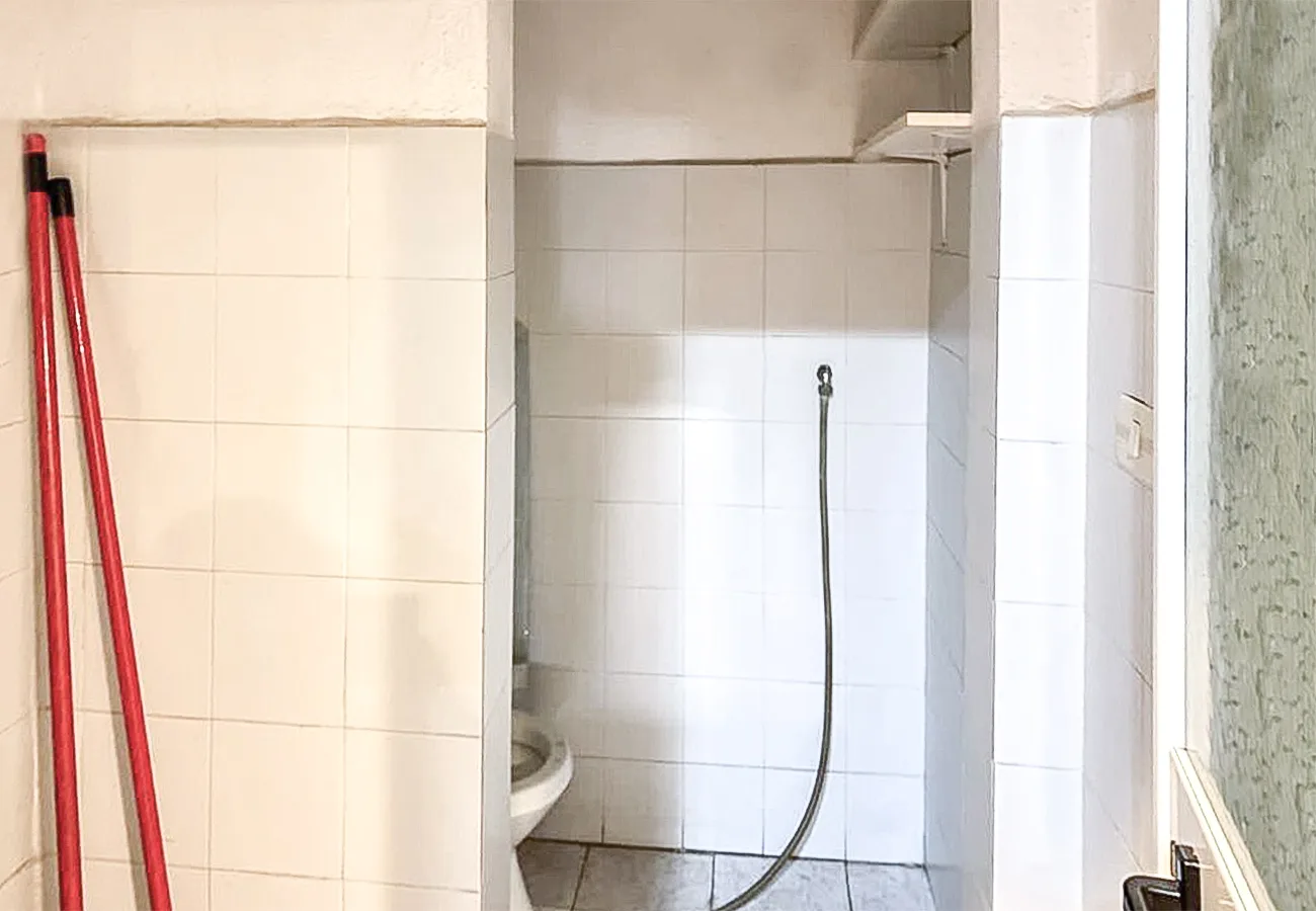 Shitet ambient biznesi, në rrugën pjetër bogdani, tiranë