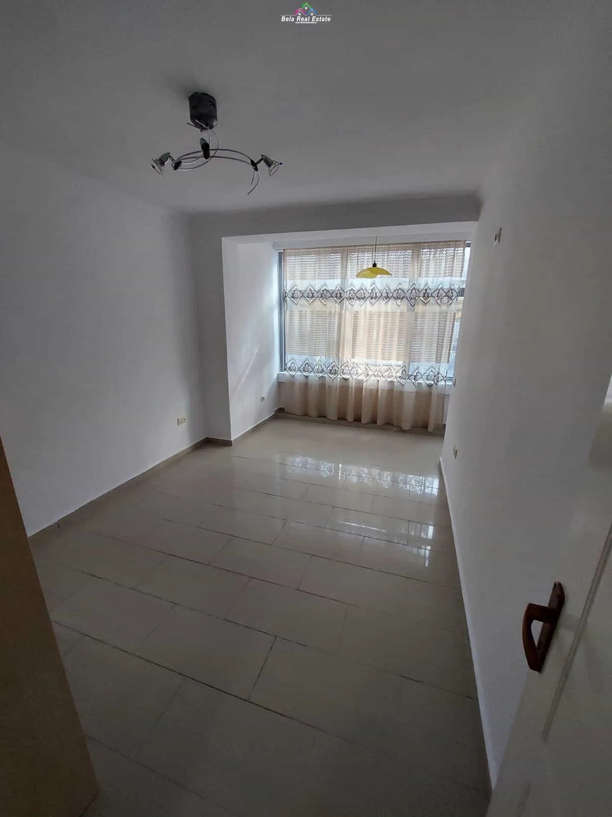 Apartament 2+1 per Shitje Tek Rruga e Kavajes (ID B121183) Tirane
