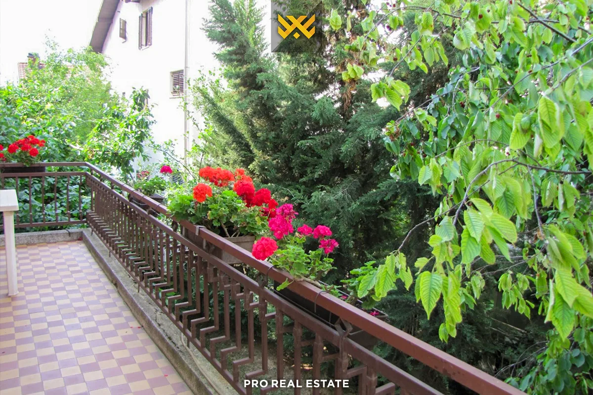 Shtëpi 300m² + 100m² me #QIRA në Velani