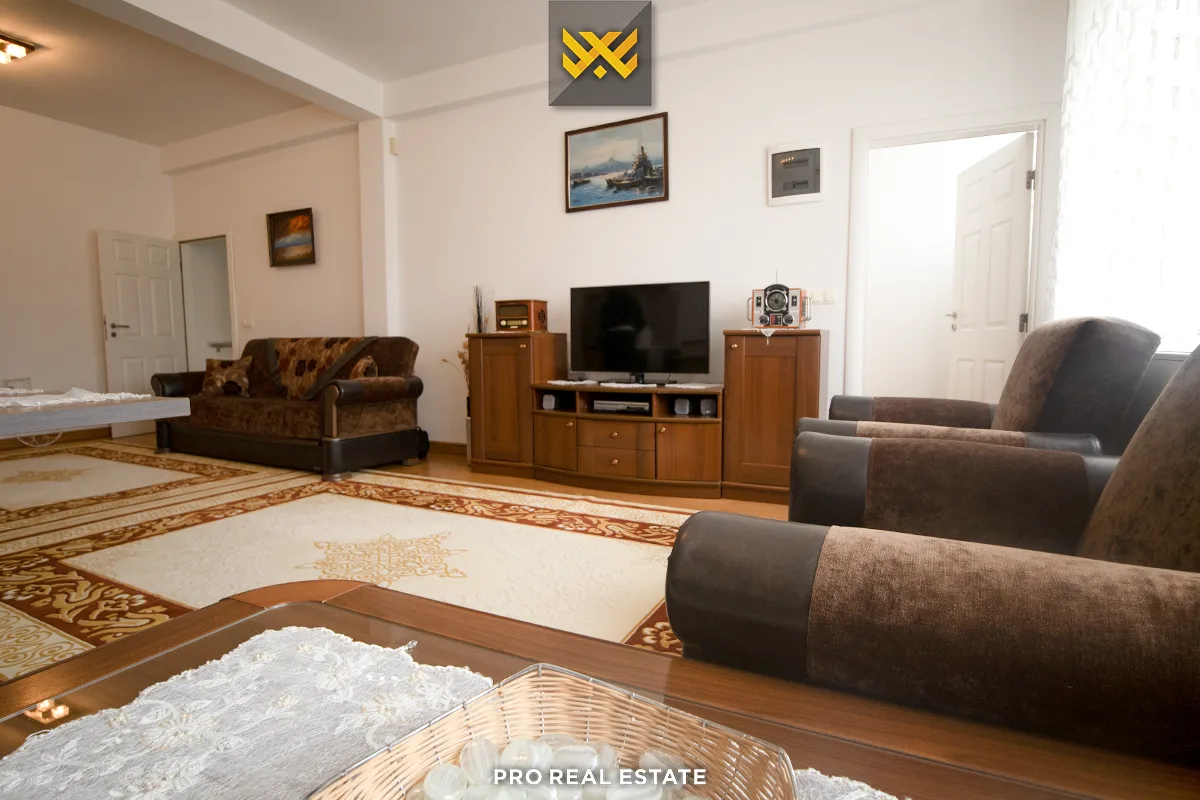 Shtëpi 350m² për #SHITJE në Taslixhe III.