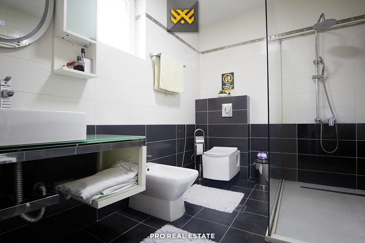 Shtëpi 350m² për #SHITJE në Taslixhe III.