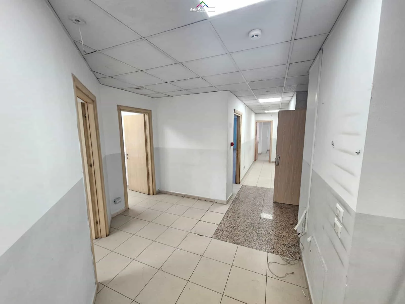 Zyre me Qera Ne Bllok (ID BZ2467) Tirane.