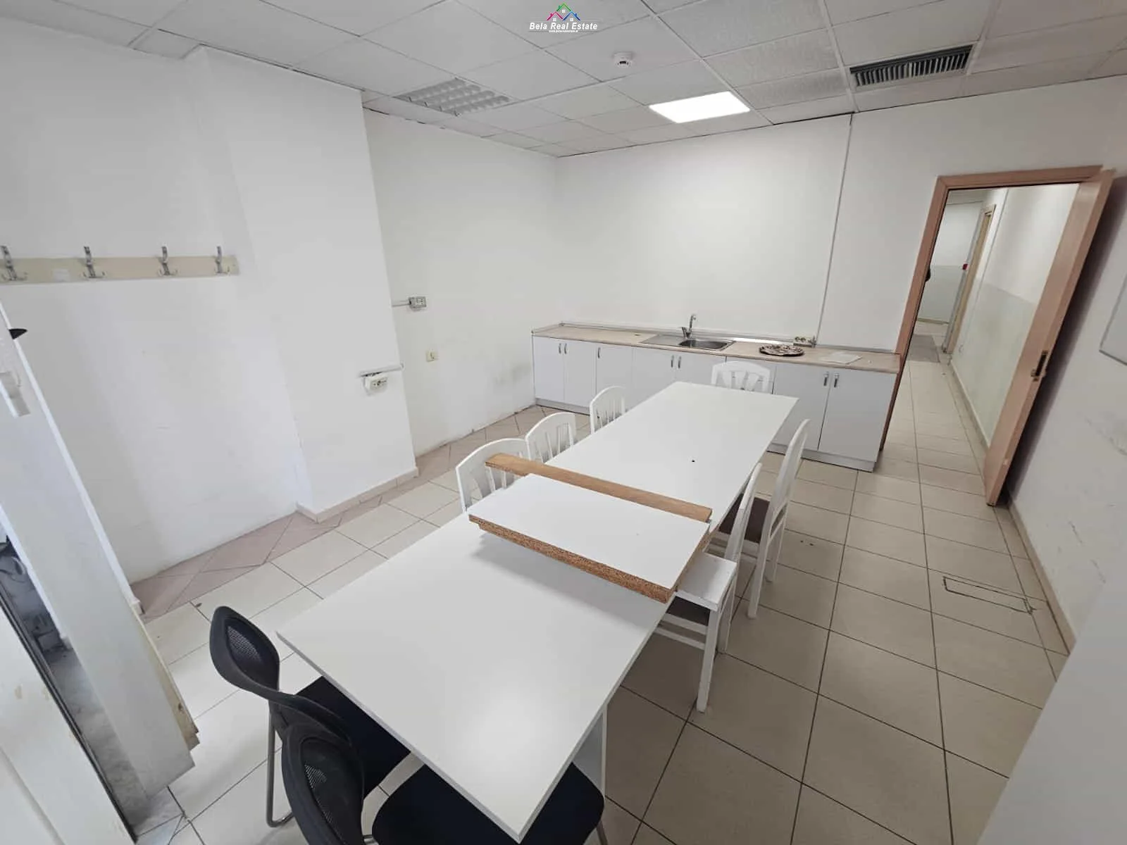 Zyre me Qera Ne Bllok (ID BZ2467) Tirane.