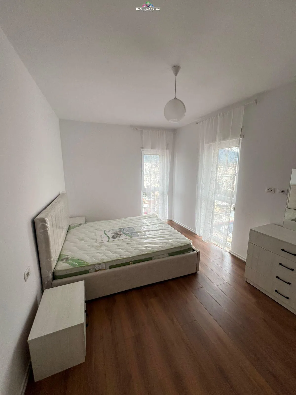 Apartament Me Qera 1+1 tek Shkolla e Kuqe (ID B2101217) Tirane