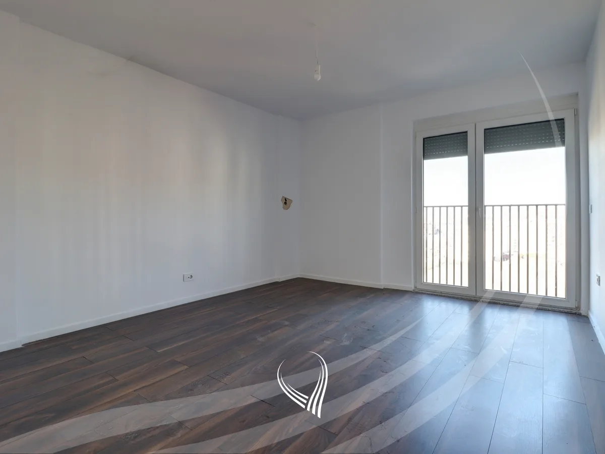 Penthouse me 3 dhoma gjumi në shitje në lagjen Prishtina e Re