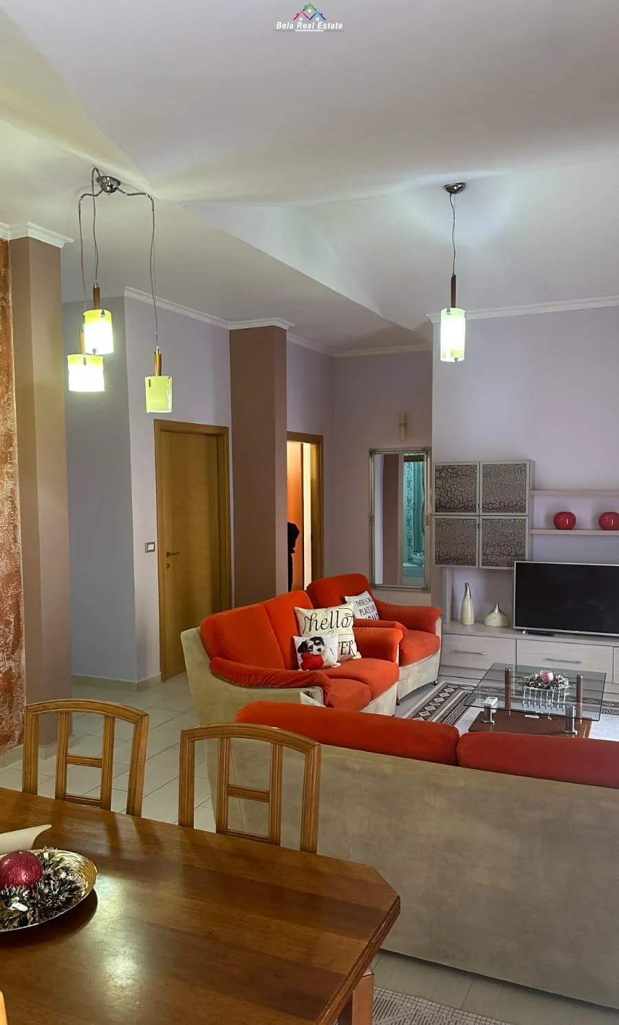 Vile Me Qera 3+1 Tek Komuna e Parisit (ID BV22604) Tirane