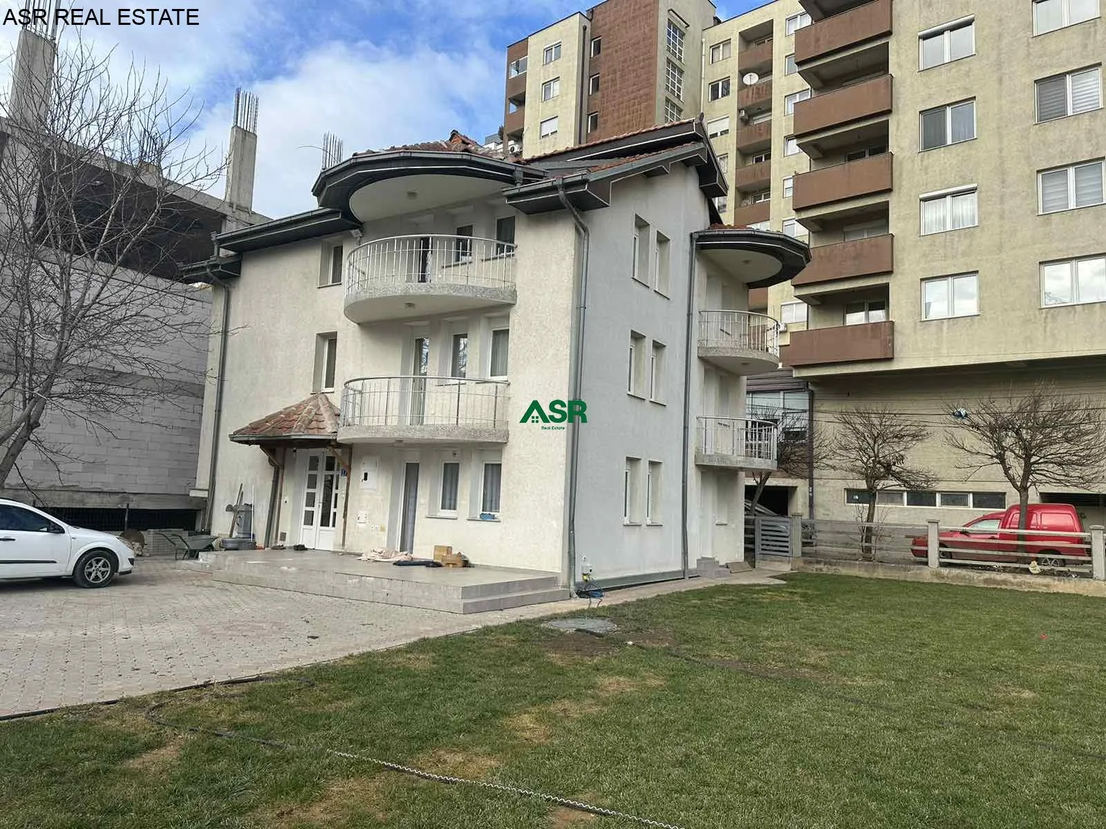 Lëshohet #shtepia me #qira në lagjen Emshir