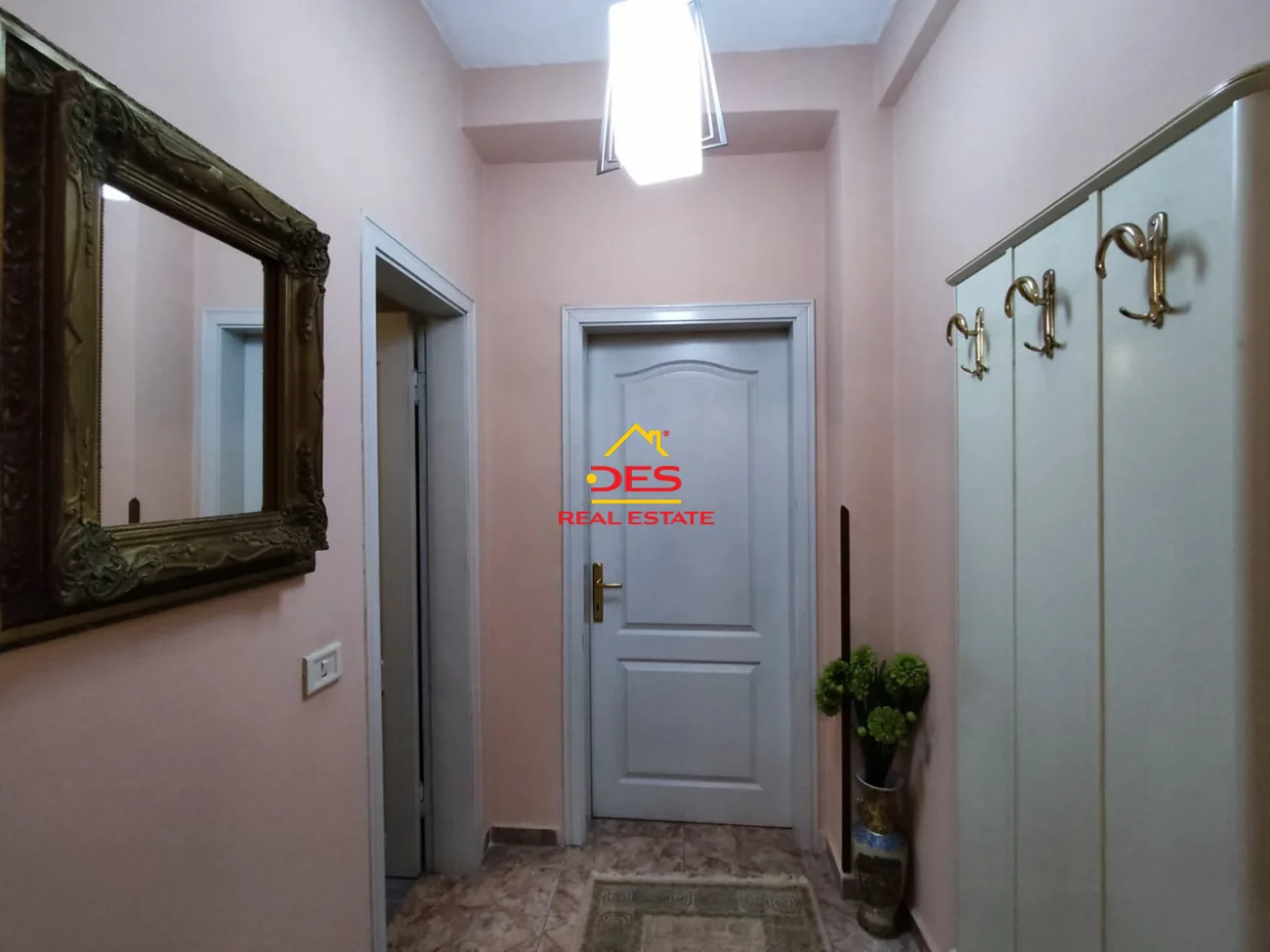 Jepet me qira apartament 2+1+2+parkim, blloku, tiranë.