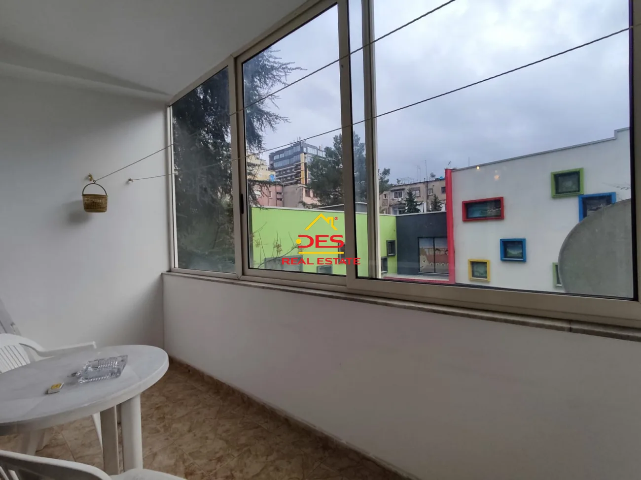 Jepet me qira apartament 2+1+2+parkim, blloku, tiranë.