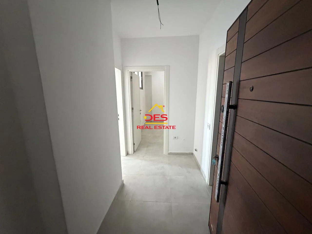 Shitet apartament 2+1+2 ballkone – orikum 🏡