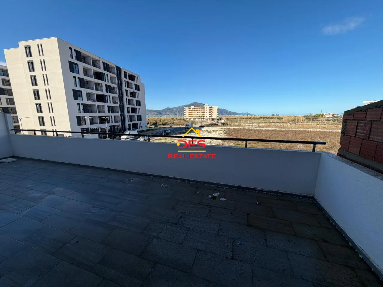 Shitet apartament 2+1+2 ballkone – orikum 🏡