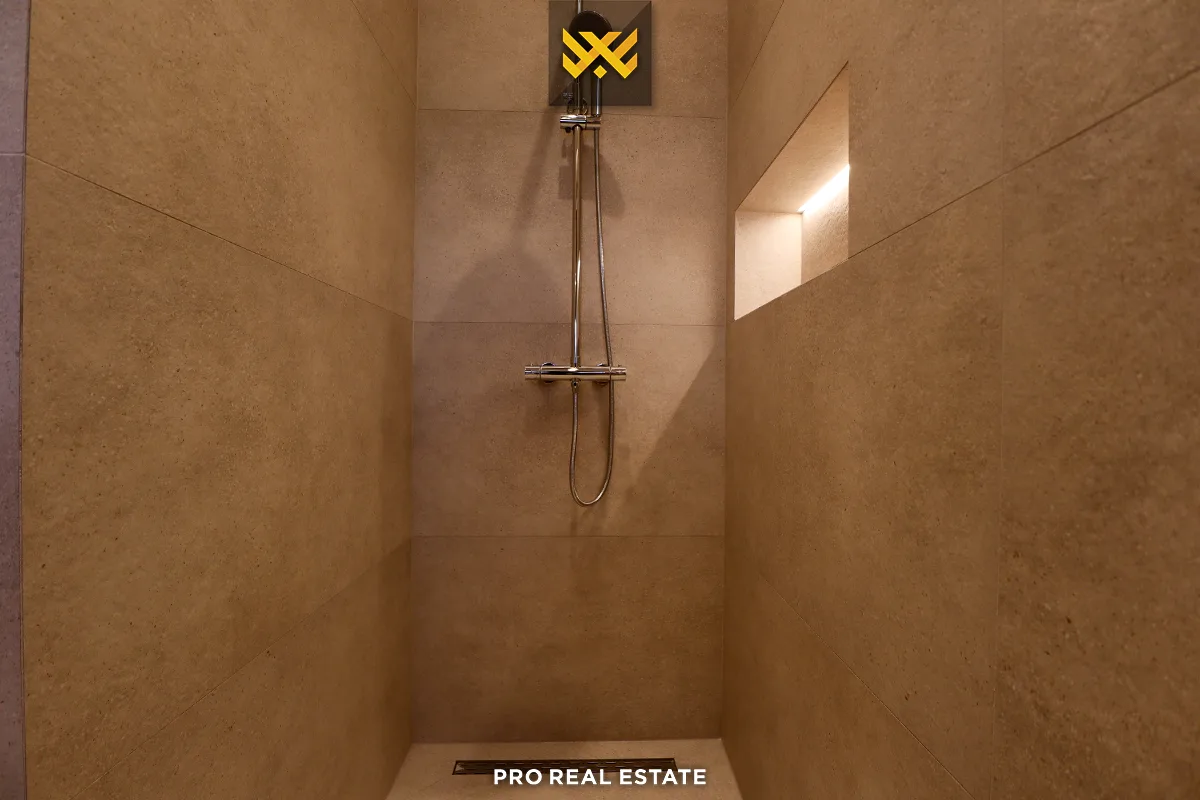 Shtëpi 230m² për #SHITJE në Lagjen Qershia e Re