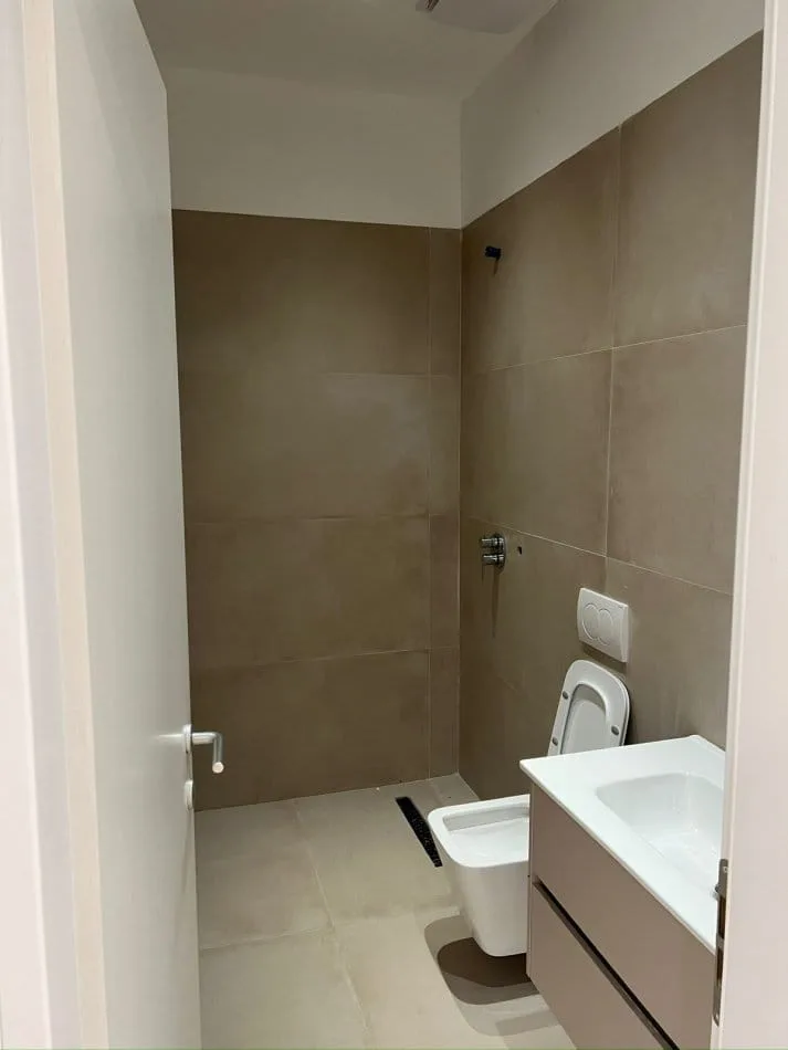 Dyqan Me Qera Prane Brrylit (ID BD21723) Tirane