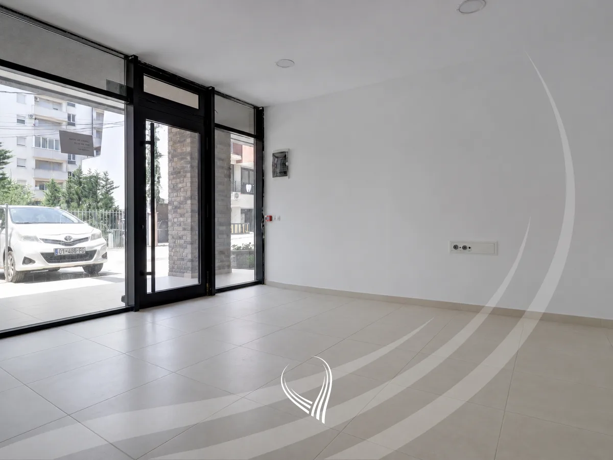 Lokal 42m2 në shitje në lagjen Mati 1 – Art Construction