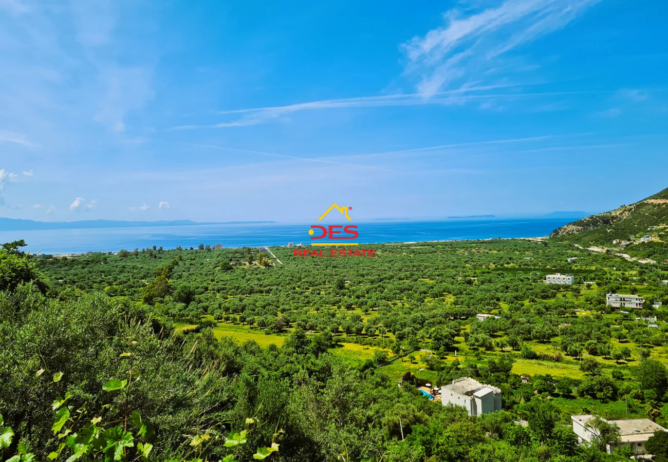 Shitet hotel + shtëpi private + truall në fshatin borsh, himarë
