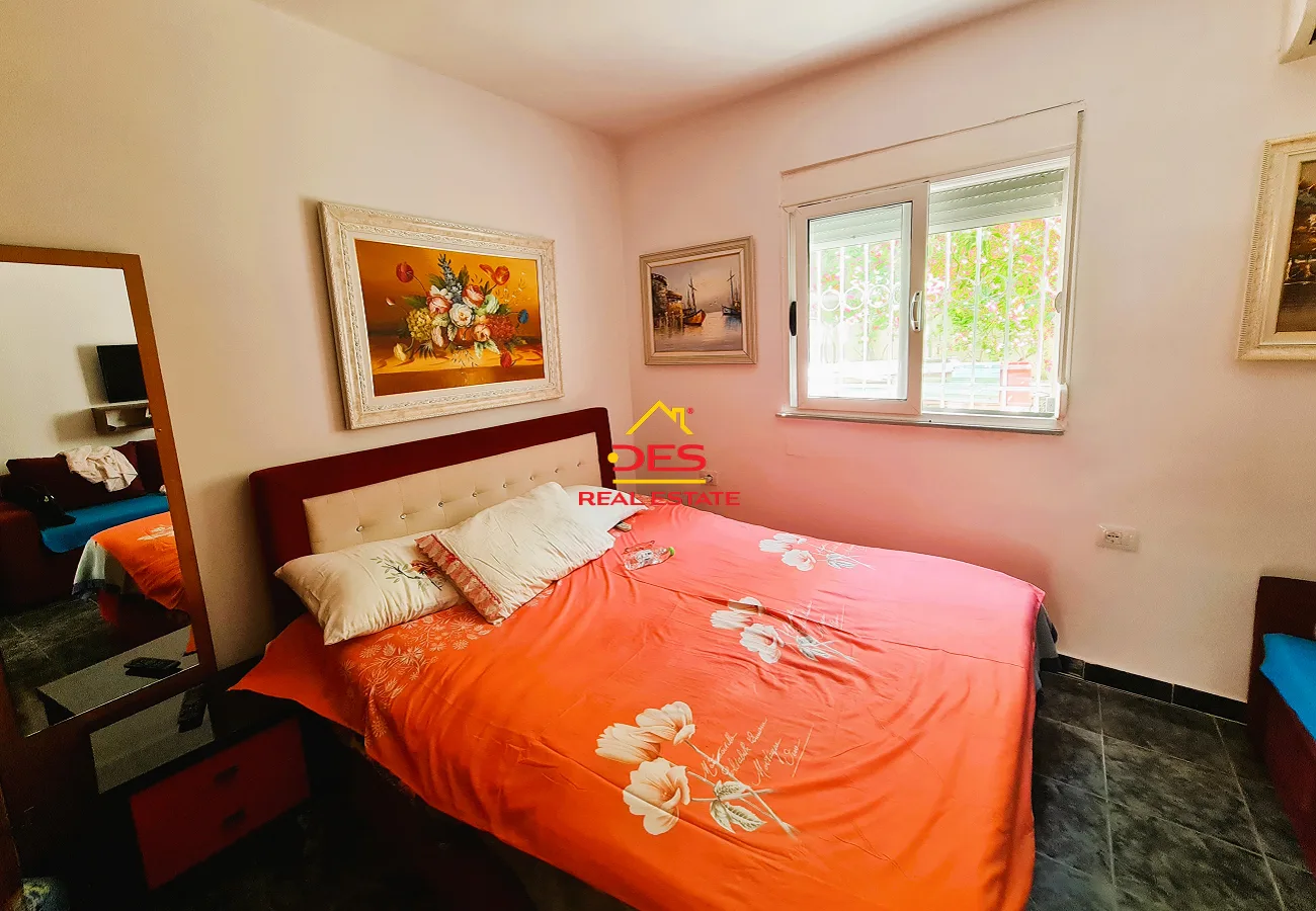 Shitet hotel + shtëpi private + truall në fshatin borsh, himarë