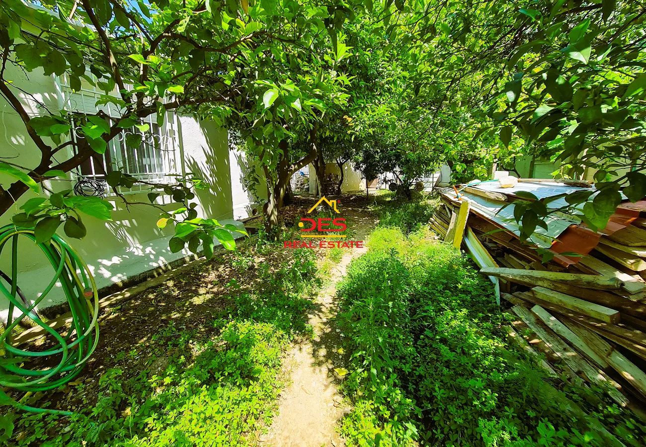 Shitet hotel + shtëpi private + truall në fshatin borsh, himarë