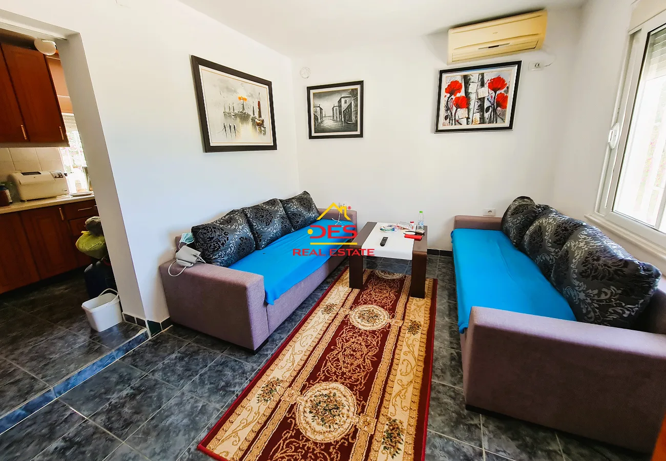 Shitet hotel + shtëpi private + truall në fshatin borsh, himarë