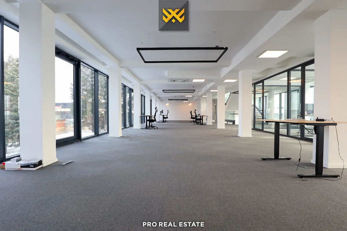Objekt 1400m² me #QIRA në Zonën Industriale, Fushë Kosovë