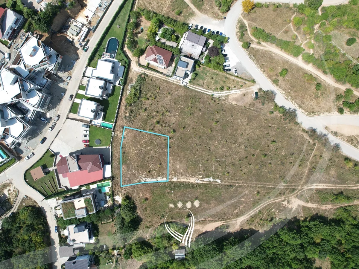 Tokë 12.75 ari në shitje në lagjen Sofalia