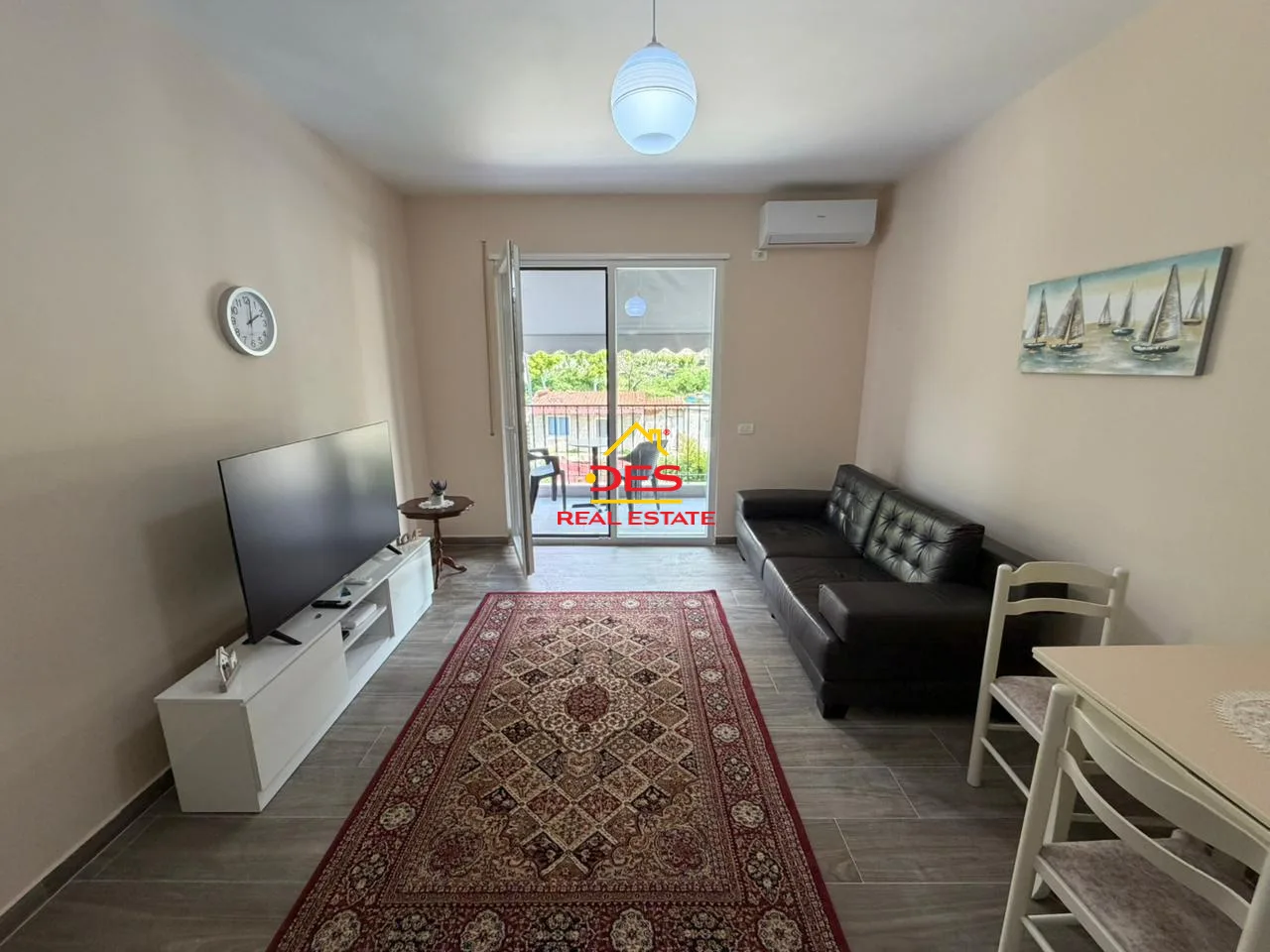 Jepet me qira apartament 1+1 në lungomare, vlorë
