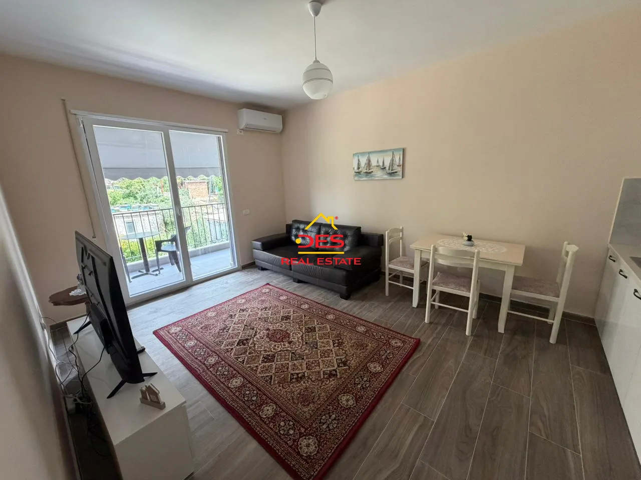 Jepet me qira apartament 1+1 në lungomare, vlorë