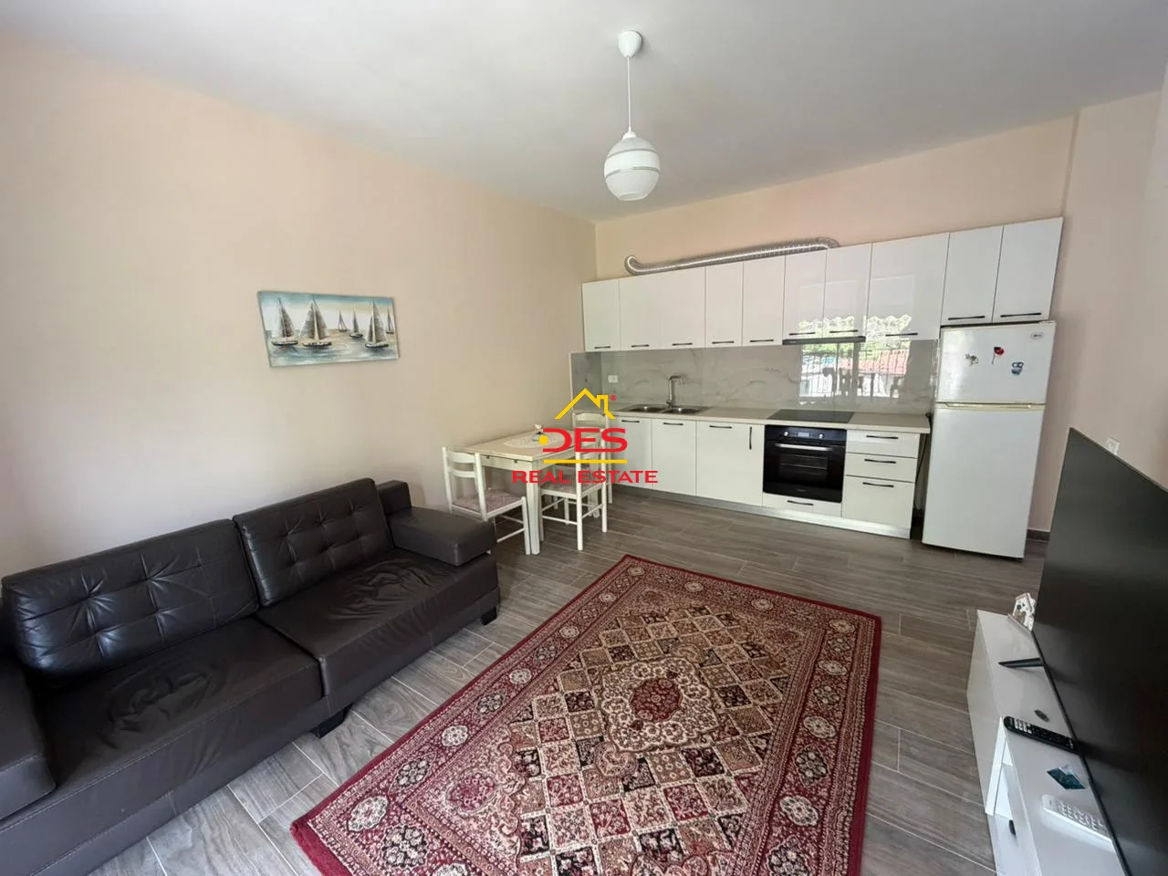 Jepet me qira apartament 1+1 në lungomare, vlorë