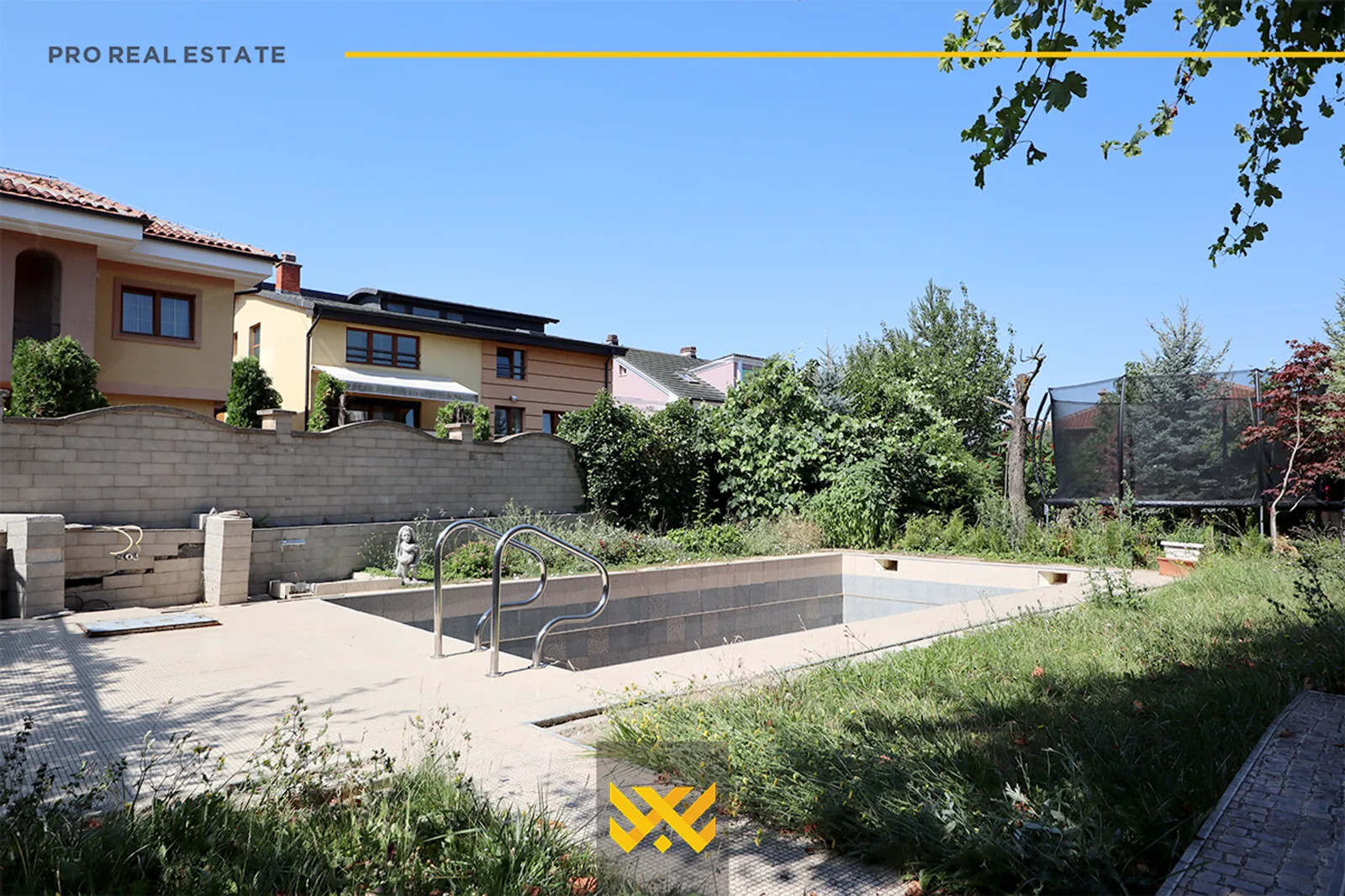Shtëpi 750m² në #SHITJE në Lagjen Sofalia.