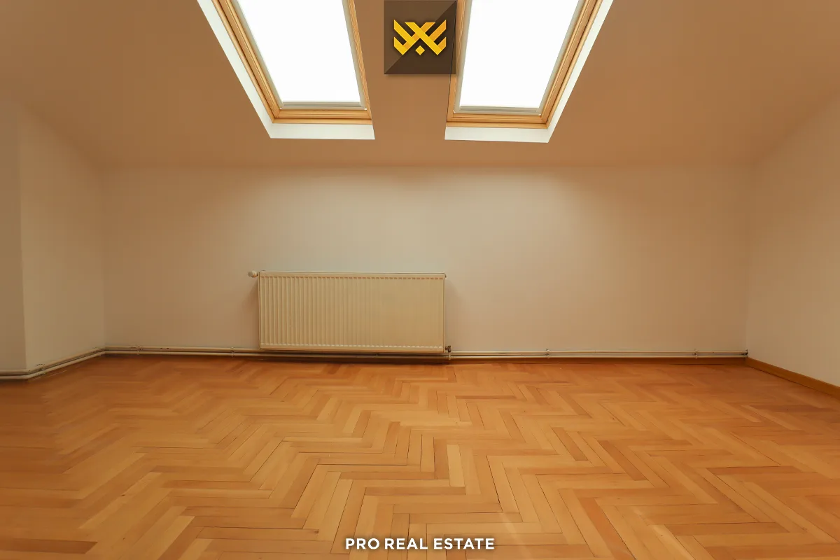 Lokal / Zyrë 150m² me #QIRA te Qendra e Vjetër