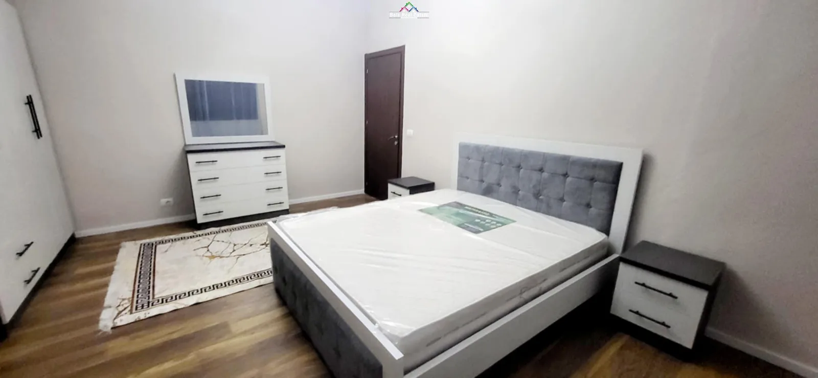 Apartament Me Qera 2+1 Tek Myslym Shyri (ID B2201100) Tirane.