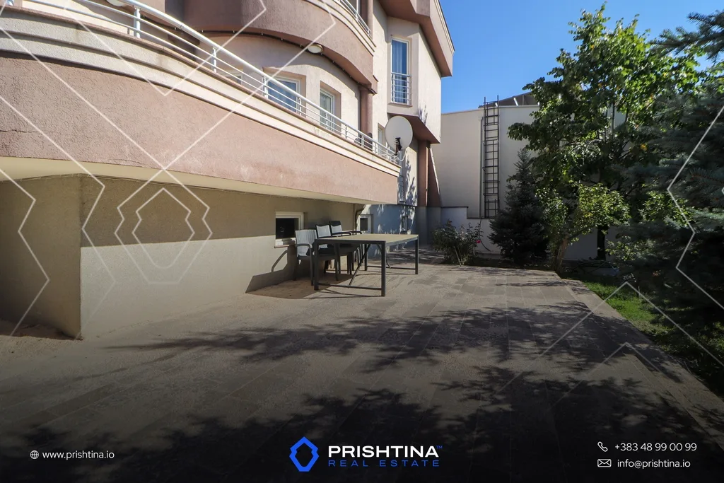 Shtëpi me qira 450m² në Veternik