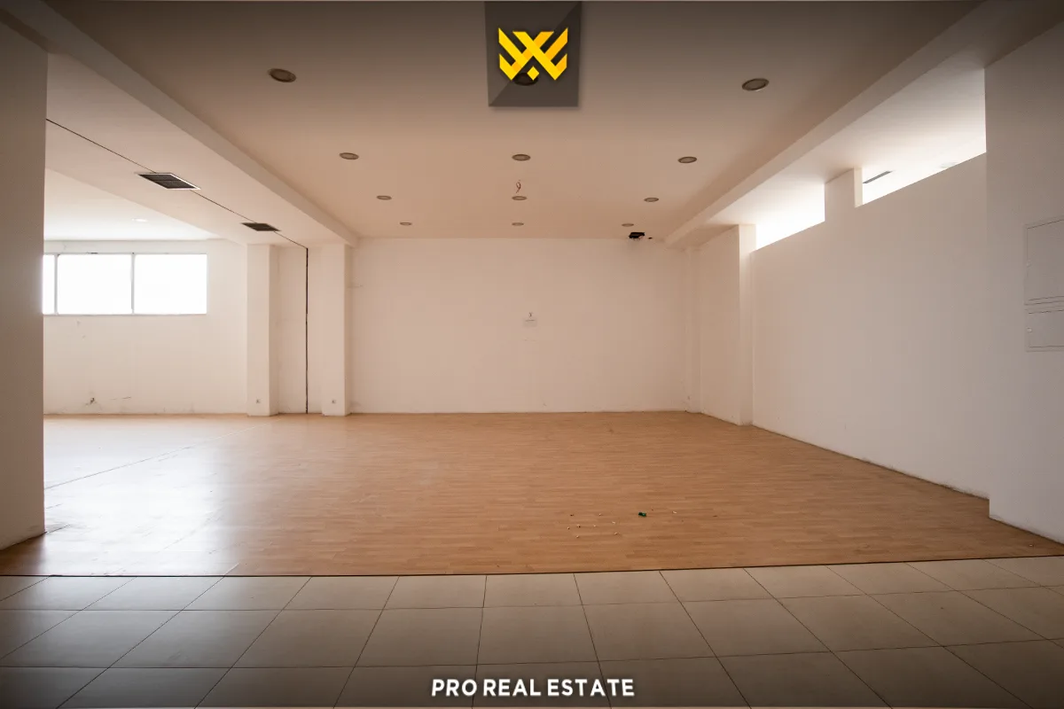 Lokal 105m² me #QIRA në Fushë Kosovë.